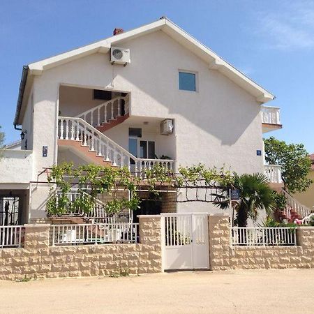 Apartmani Slavica Biograd Na Moru Esterno foto