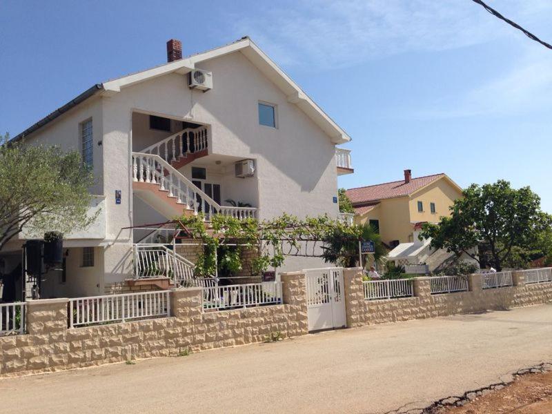 Apartmani Slavica Biograd Na Moru Esterno foto