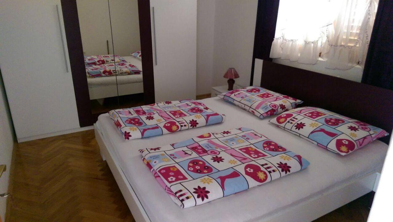 Apartmani Slavica Biograd Na Moru Esterno foto