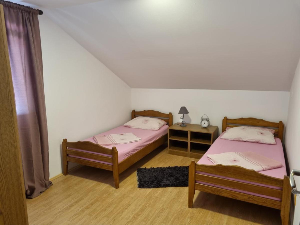 Apartmani Slavica Biograd Na Moru Esterno foto