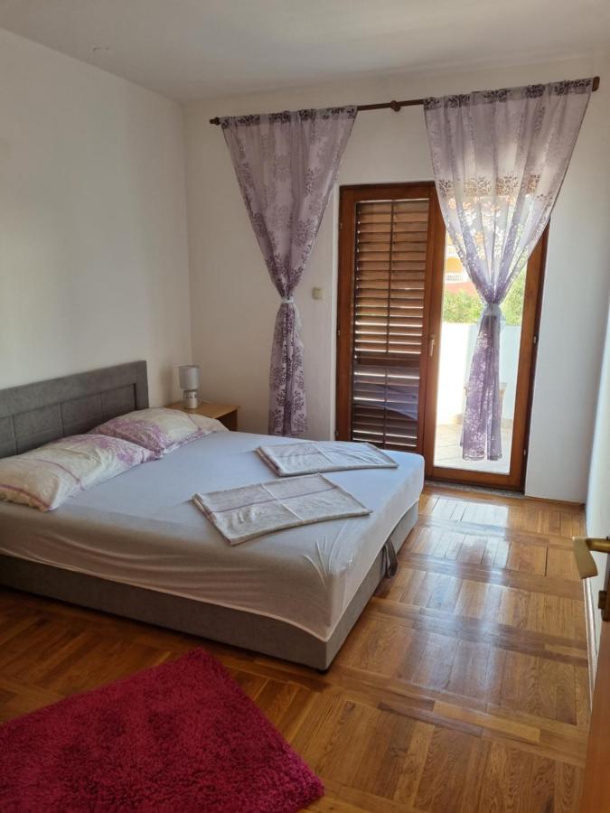 Apartmani Slavica Biograd Na Moru Esterno foto